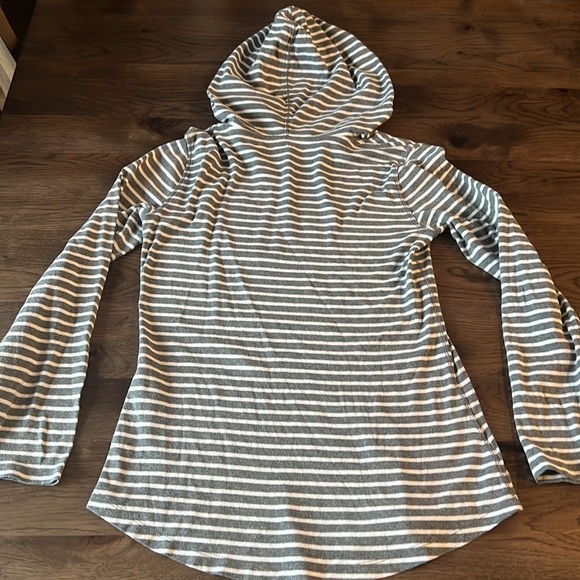 Eddie Bauer Gray and White Lightweight Striped Women's Hoodie Top size Small - Picture 5 of 9